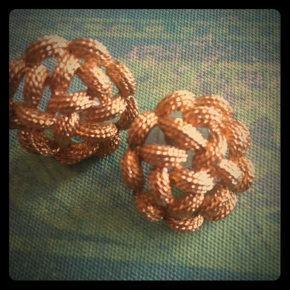 Monet Jewelry - Vintage Monet pierced gold tone earrings